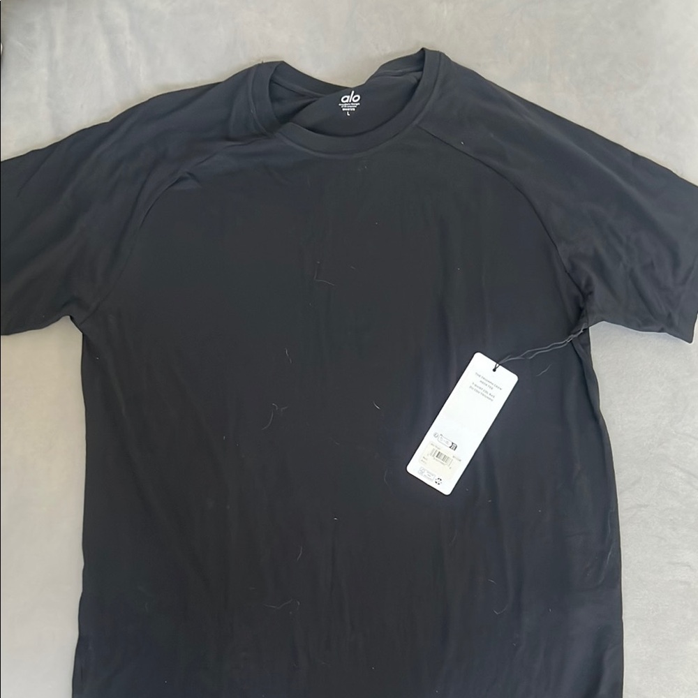 ALO Yoga Triumph Men's Black T-Shirt